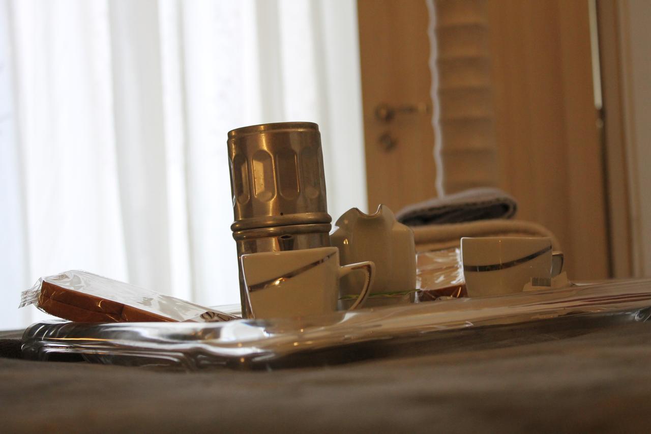 Al 68 Di Piazza Cavour Bed & Breakfast Napoli Exterior foto
