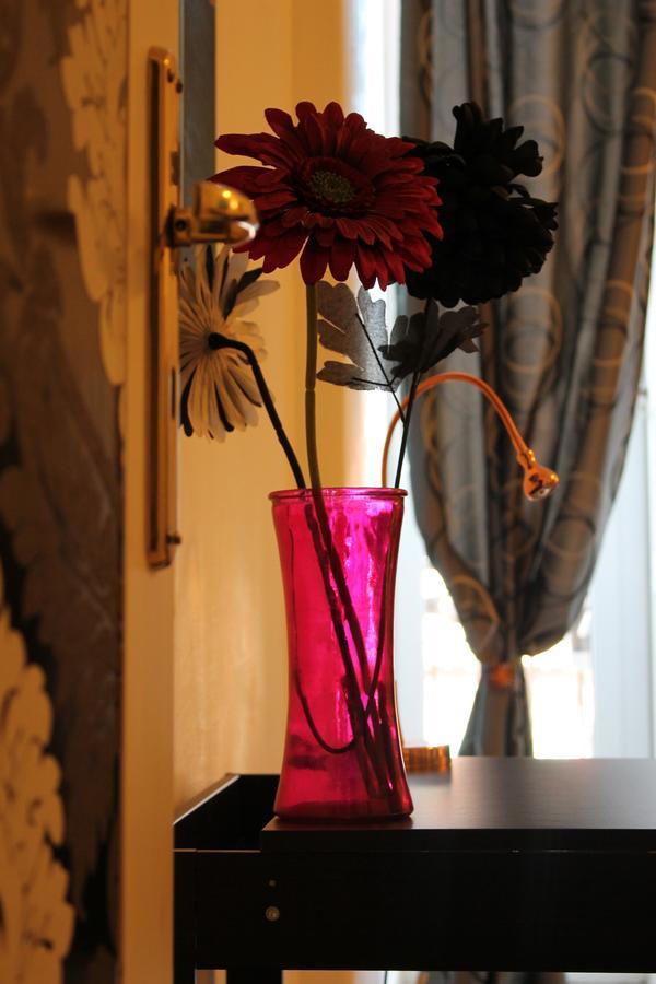 Al 68 Di Piazza Cavour Bed & Breakfast Napoli Exterior foto